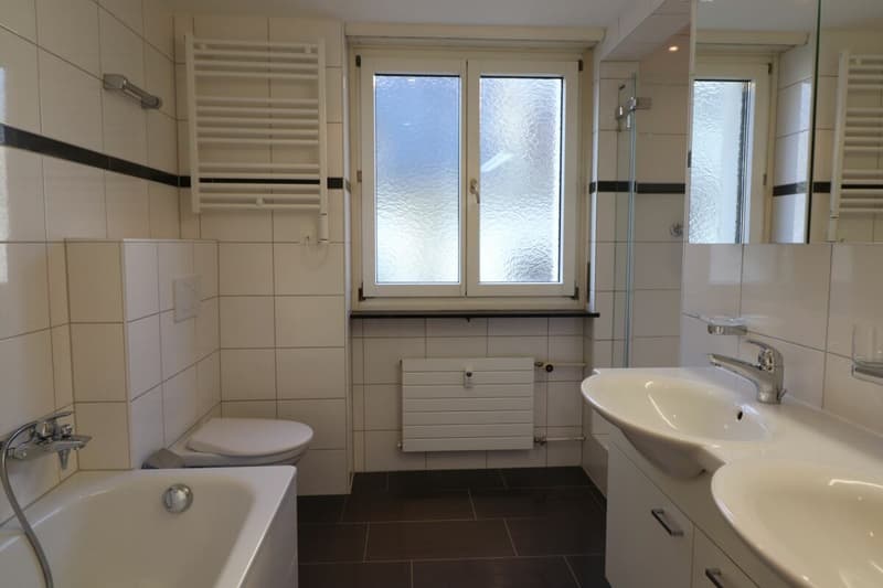 Nähe Aeschenplatz und Bahnhof SBB - grosszügige 4 1/2-Zimmer-Wohnung im 4.OG (9)