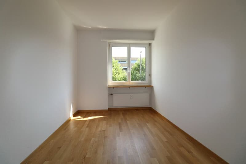 Nähe Rauracherzentrum in Riehen - grosszügige 4 ½-Zimmerwohnung im 2.OG (7)