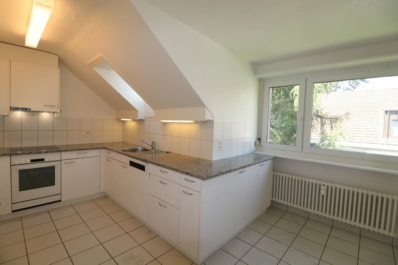 Wohnen in Riehen - grosszügige 3 1/2- Zimmerwohnung mit zusätzlichem Mansardenzimmer in ruhiger Quartierstrasse (1)