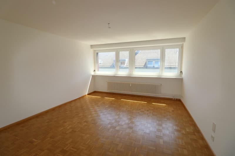 Wohnen in Riehen - grosszügige 3 1/2- Zimmerwohnung mit zusätzlichem Mansardenzimmer in ruhiger Quartierstrasse (5)