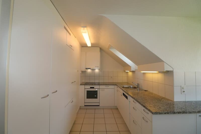 Wohnen in Riehen - grosszügige 3 1/2- Zimmerwohnung mit zusätzlichem Mansardenzimmer in ruhiger Quartierstrasse (2)