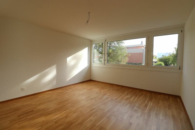 Nähe Mischelicenter- moderne und helle 3 1/2 Zimmer-Maisonette-Wohnung mit Gartensitzplatz (9)