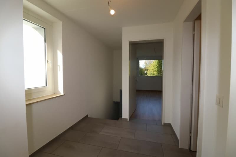 Nähe Mischelicenter- moderne und helle 3 1/2 Zimmer-Maisonette-Wohnung mit Gartensitzplatz (7)