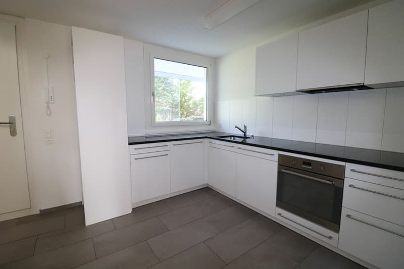 Nähe Mischelicenter- moderne und helle 3 1/2 Zimmer-Maisonette-Wohnung mit Gartensitzplatz (2)