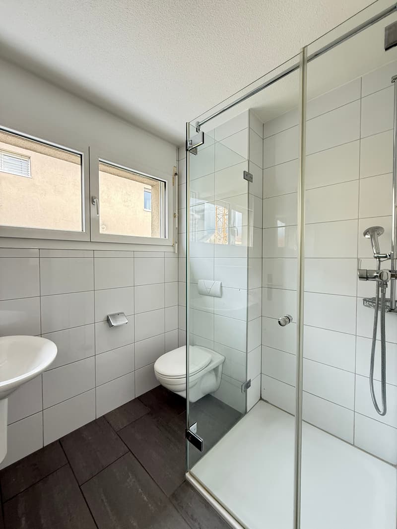Appartement moderne 5.5 pièces avec 2 balcons dans le centre de Grenchen (5)