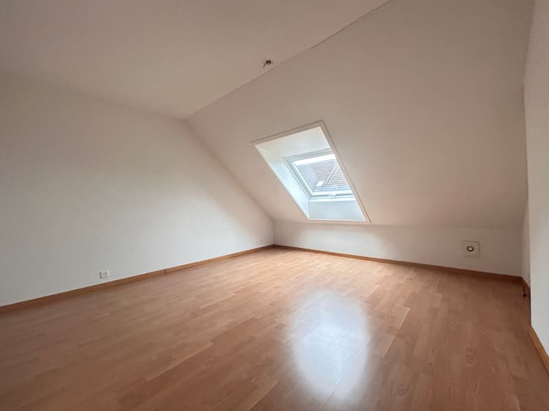 Charming 4.5-room duplex apartment with mountain view (6)