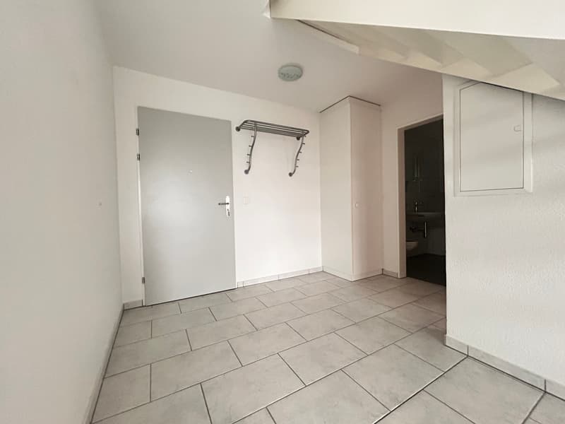 Charming 4.5-room duplex apartment with mountain view (9)