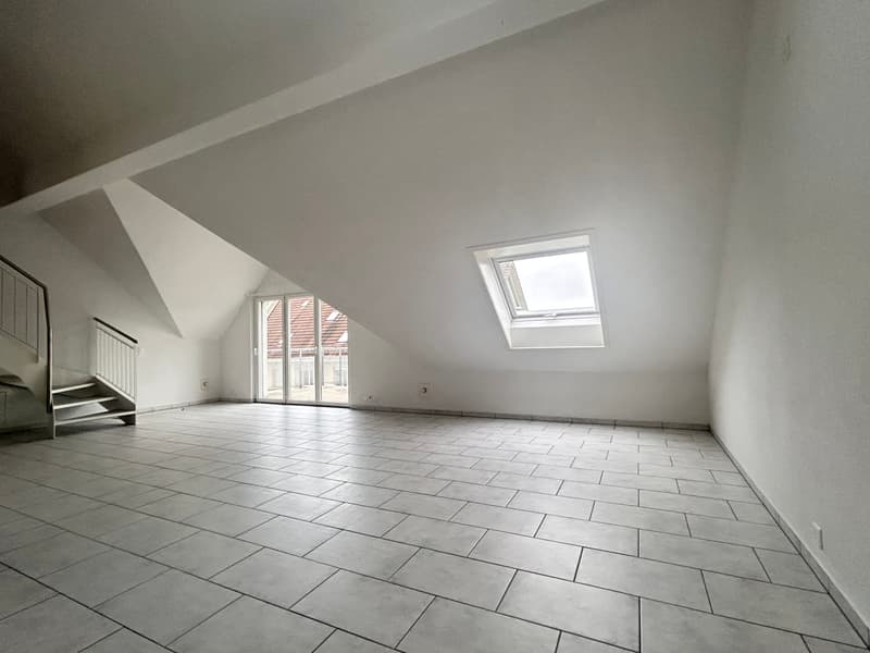 Charming 4.5-room duplex apartment with mountain view (5)