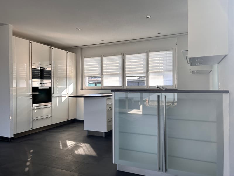 sonnige 4.5-Zimmer-Attikawohnung mit Einstellhallenplatz (5)