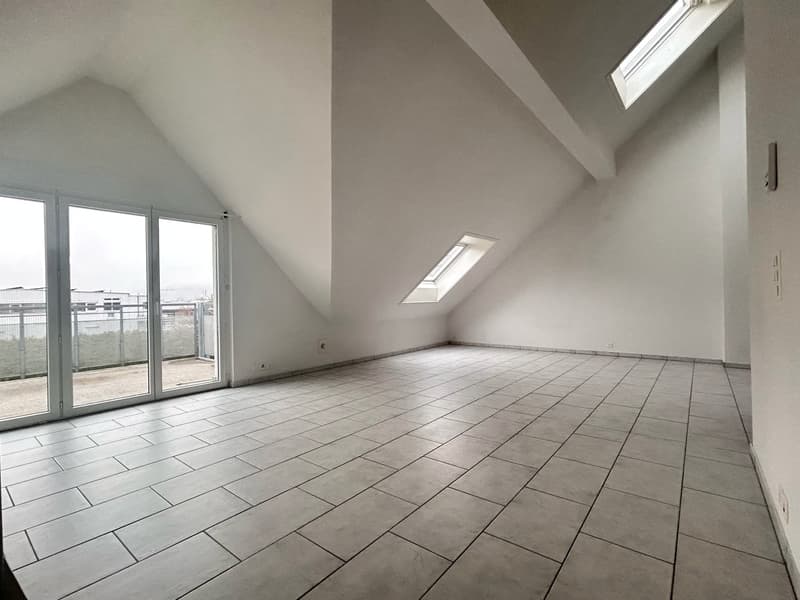 charmante 4.5-Zimmer-Duplexwohnung mit Bergblick (4)