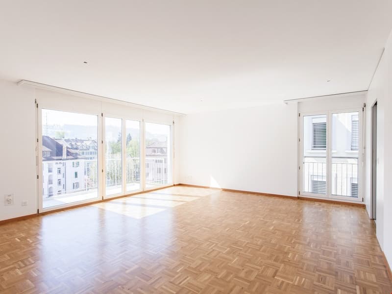 ACHTUNG: Die Fotos sind Symbolbilder vom selben Wohnungstyp im 3. OG.