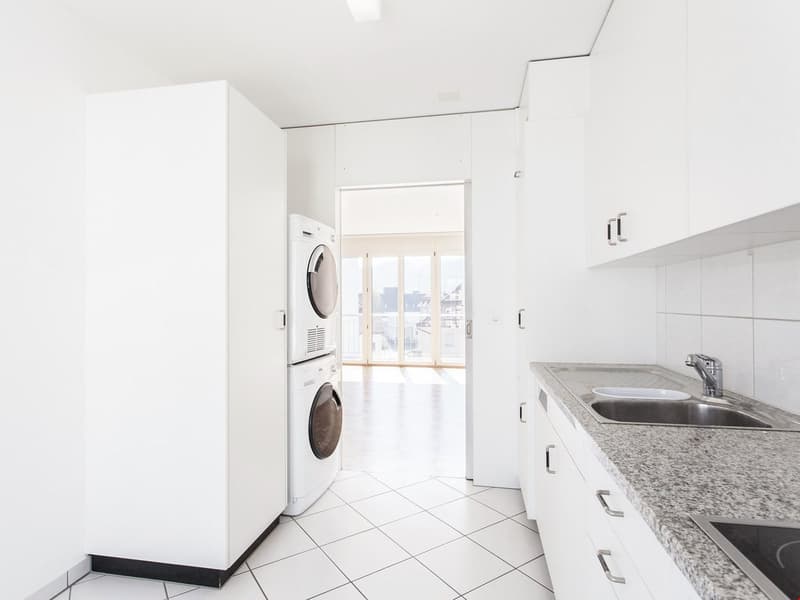 ACHTUNG: Die Fotos sind Symbolbilder vom selben Wohnungstyp im 3. OG.