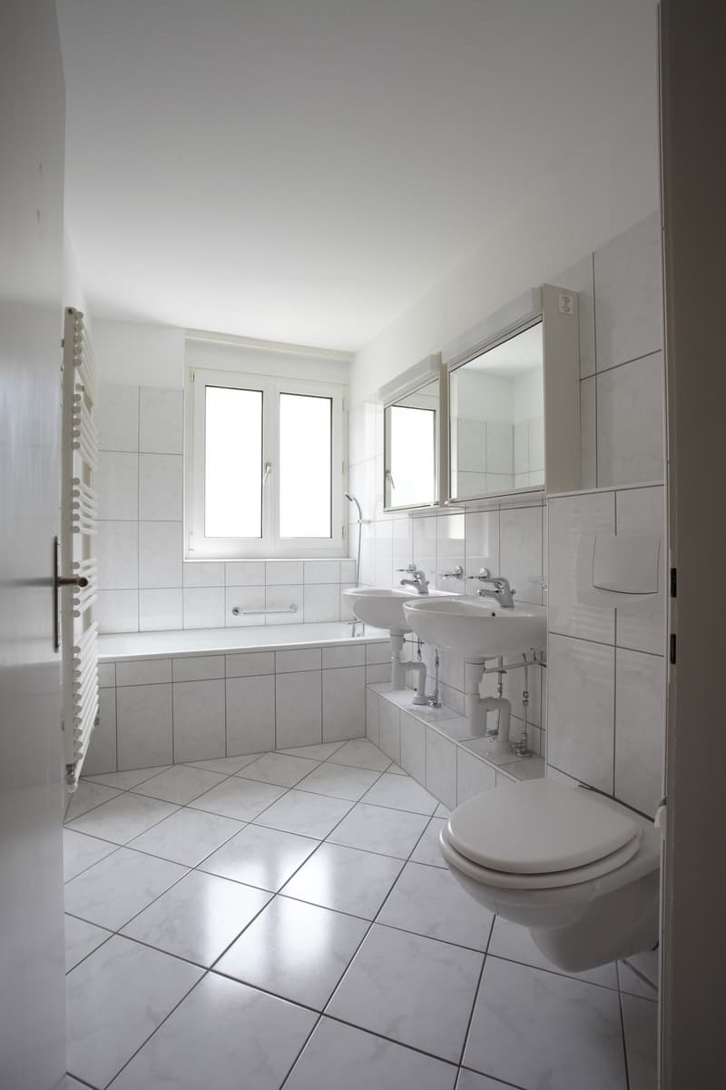 Neu sanierte 4-Zimmer-Wohnung mit Balkon in St. Gallen (3)