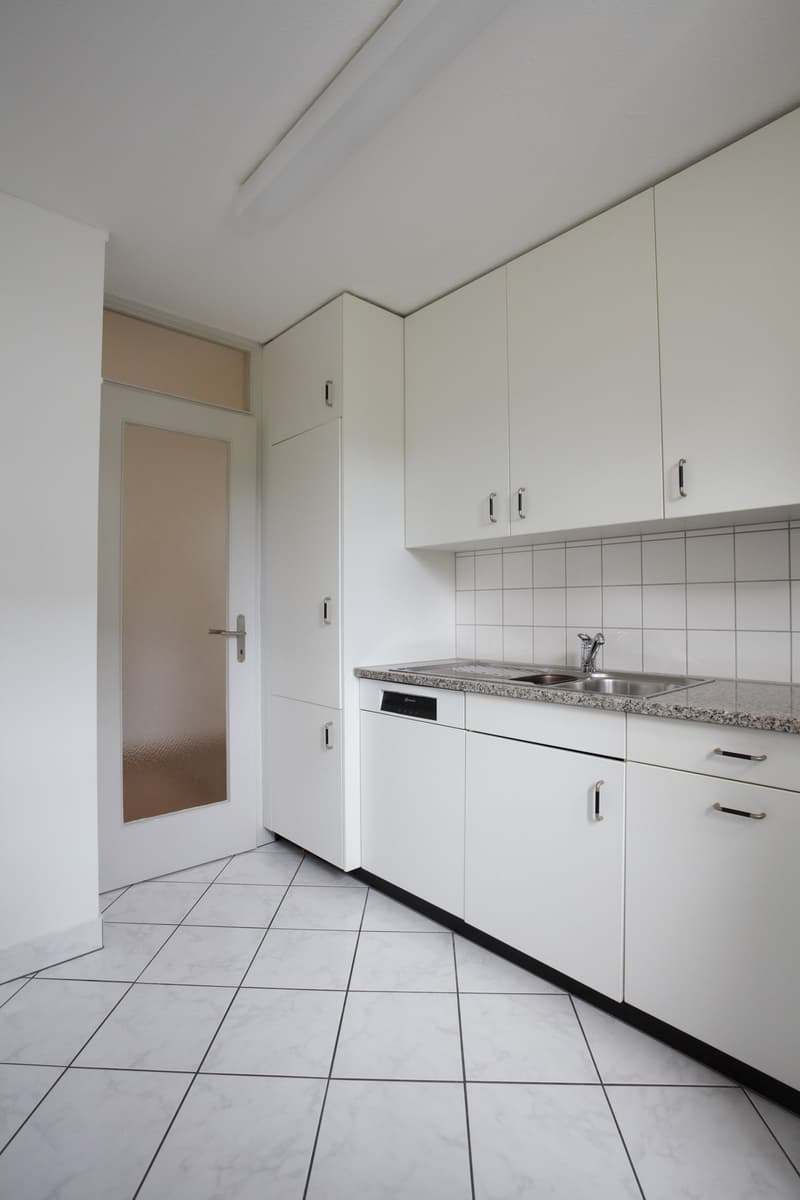 Neu sanierte 4-Zimmer-Wohnung mit Balkon in St. Gallen (2)