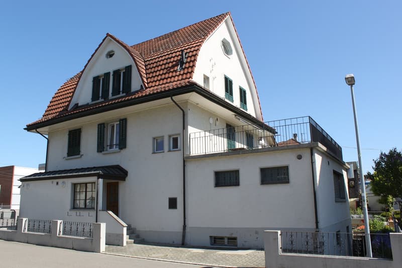 Wohn- und Geschäftshaus an zentraler Lage in Erlen (2)
