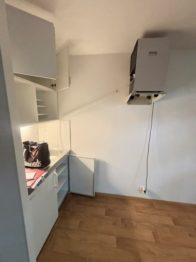 Vielseitig nutzbare Fläche für Gewerbe oder Hobby im sousol (3)