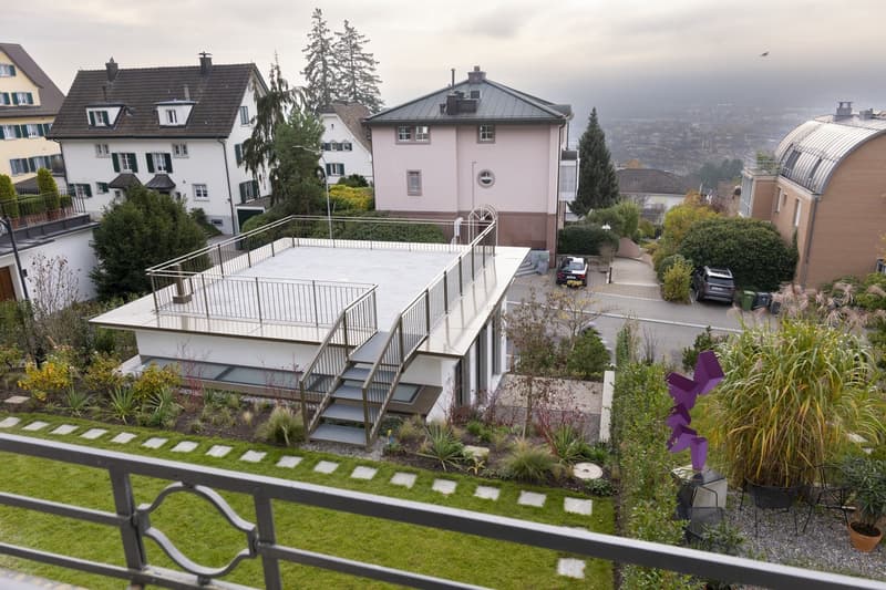 Villa am Zürichberg mit Blick auf die Stadt, See und Berge (2)
