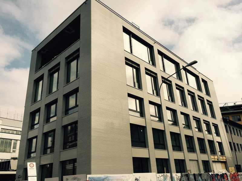 252 m2 moderne, offene Gewerbe-/Bürofläche (1)