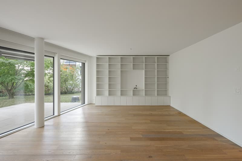 Hochwertig ausgebaute, grosszügige 2.5-Zimmer-Gartenwohnung (5)