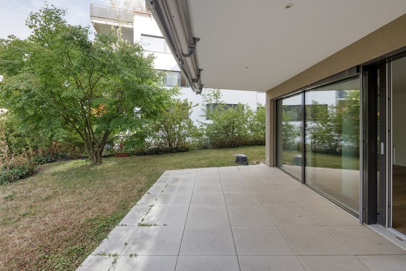 Hochwertig ausgebaute, grosszügige 2.5-Zimmer-Gartenwohnung (11)