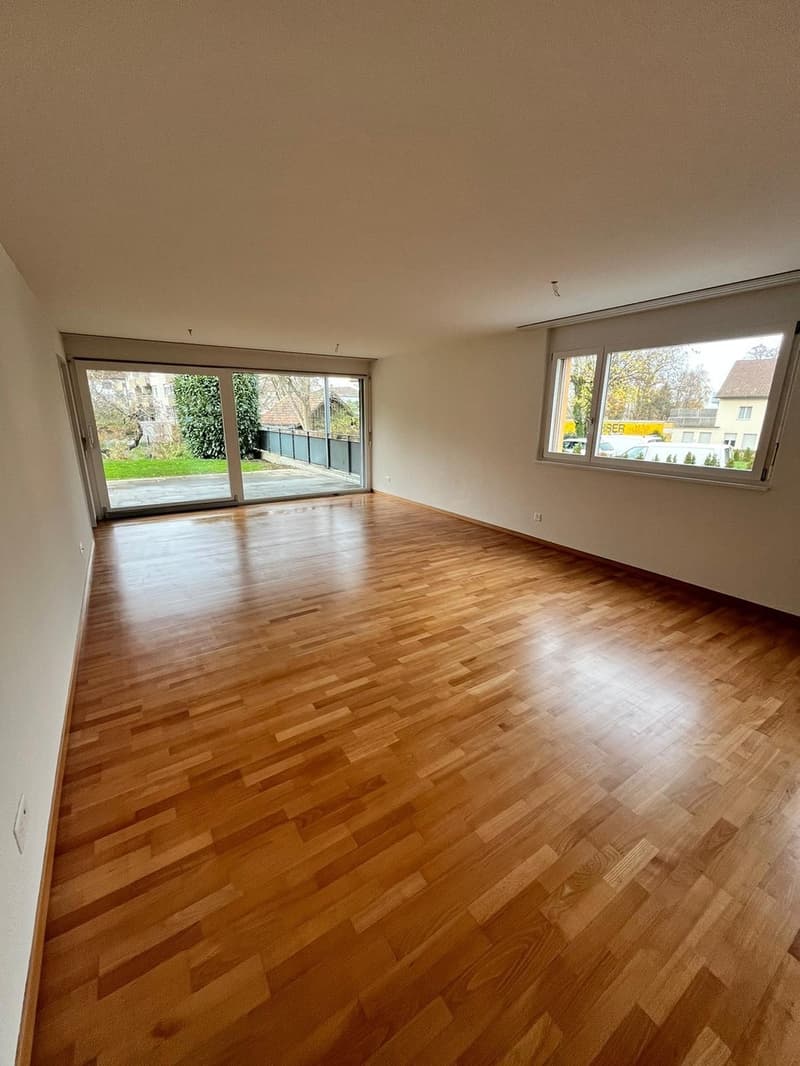Moderne 4.5-Zimmer-Wohnung mit Terrasse (6)