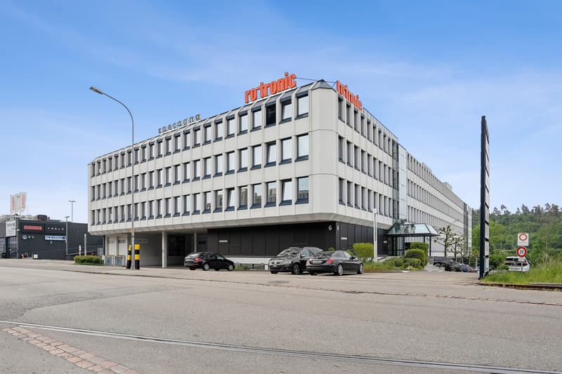 Viel Raum für Ihre Vision Büro-/Gewerbefläche nahe Flughafen Zürich (2)