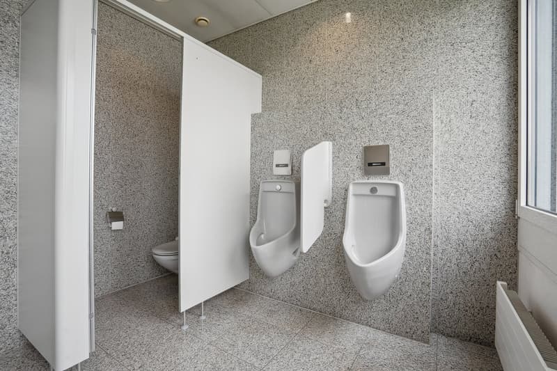 Viel Raum für Ihre Vision Büro-/Gewerbefläche nahe Flughafen Zürich (11)
