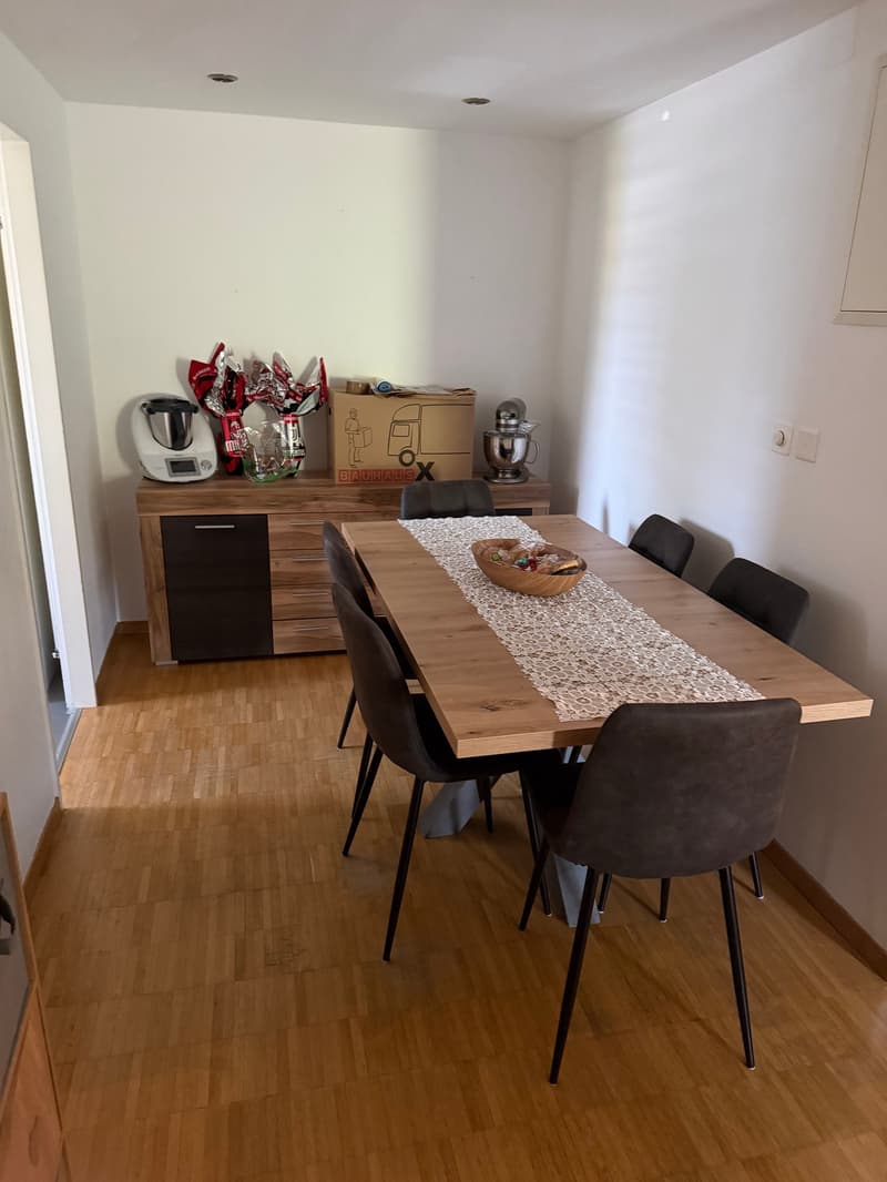 Ruhige 4.5-Zimmer-Wohnung mit Balkon und Garage in Nürensdorf (4)