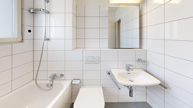 Helle 5-Zimmer-Wohnung mit Balkon in Glattbrugg zu vermieten! (11)