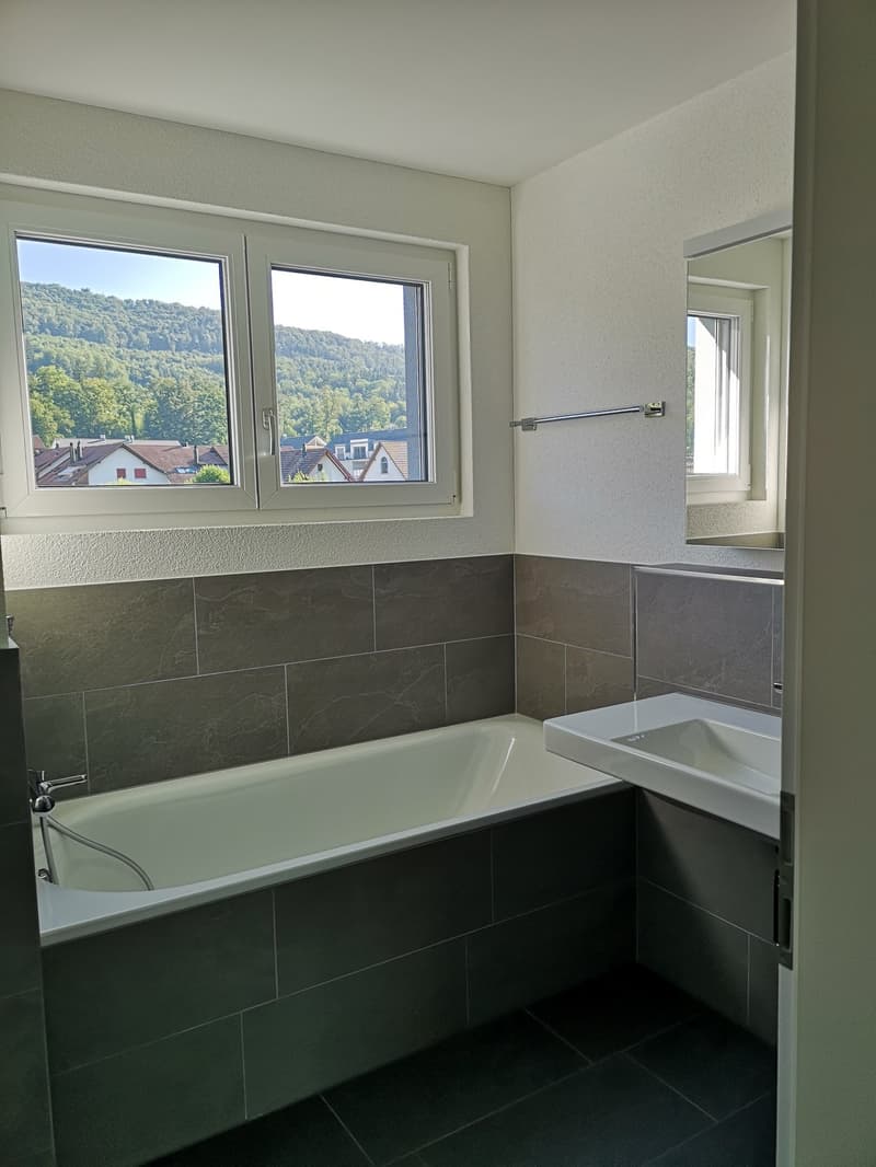 Moderne 3.5-Zimmer-Wohnung mit Terrasse und Aussicht (9)
