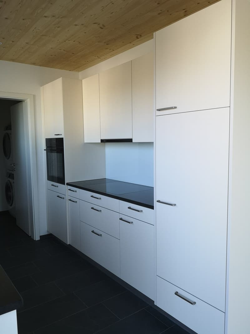 Moderne 3.5-Zimmer-Wohnung mit Terrasse und Aussicht (6)