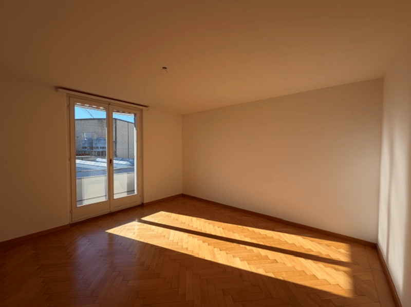 Helle 3-Zimmer-Wohnung in Zürich-Oerlikon zu vermieten! (3)