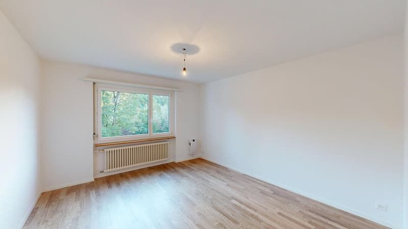 Ruhige 4.5-Zimmer-Wohnung mit Balkon und Garage in Nürensdorf (7)