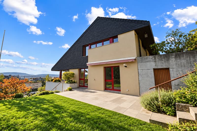 Sonnige Hanglage in Bülach – Einfamilienhaus mit viel Potenzial (3)