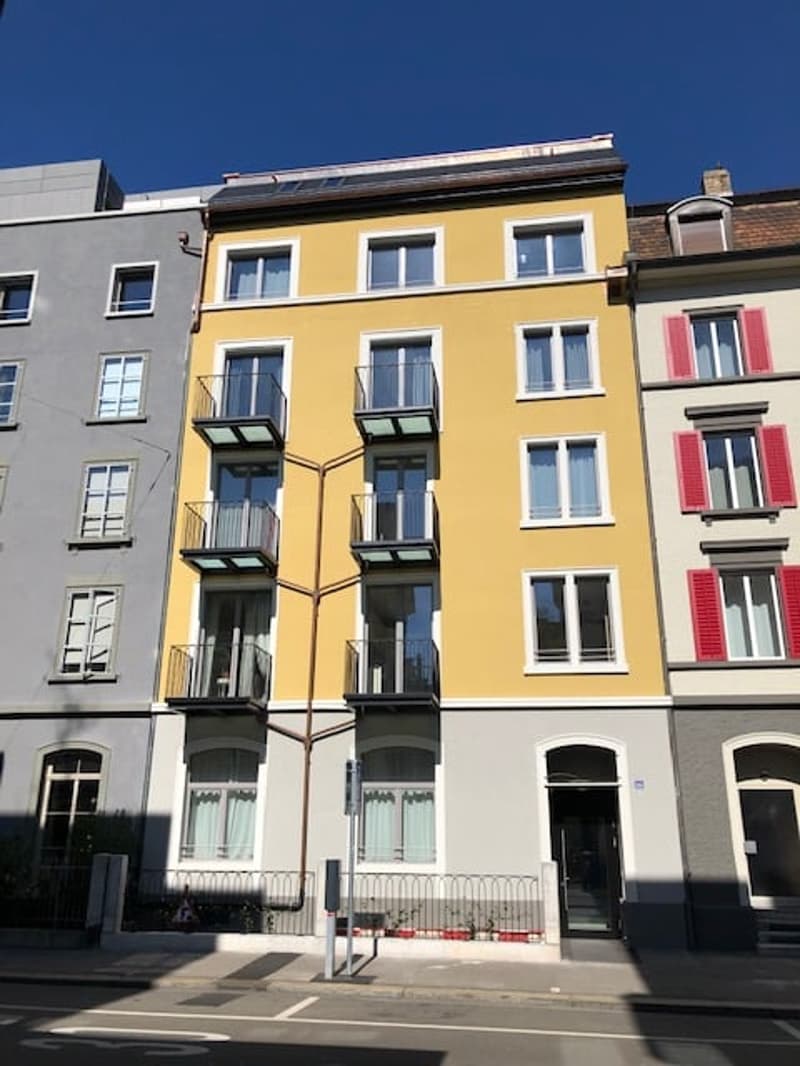 Möbilierte 1.5-Zimmer-Wohnung mit Balkon in Zürich (1)