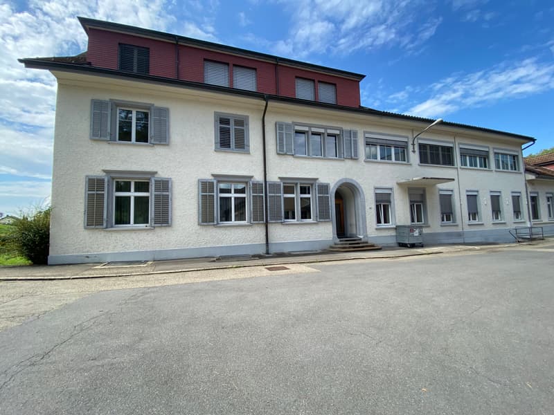 Ausgebaute Flächen 15 bis 235 m2 im Gewerbeareal Rüti Nord (2)