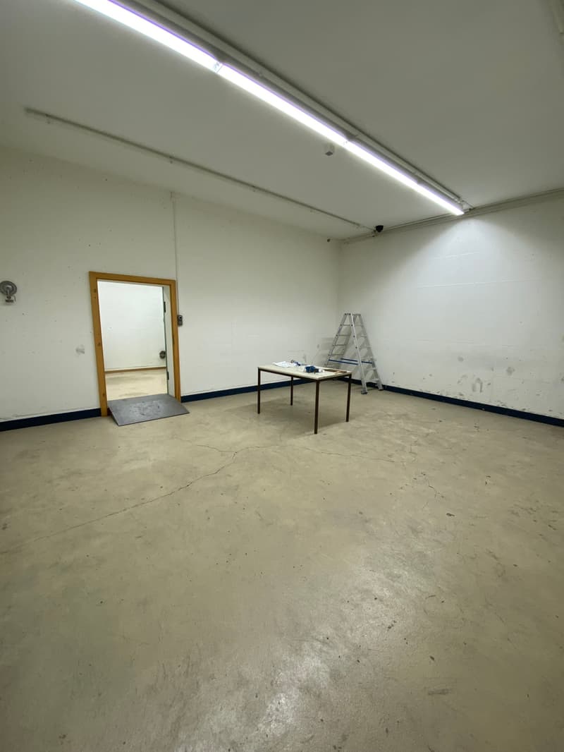 Lagerraum in Schutzraum mit Warenlift zu vermieten (3)