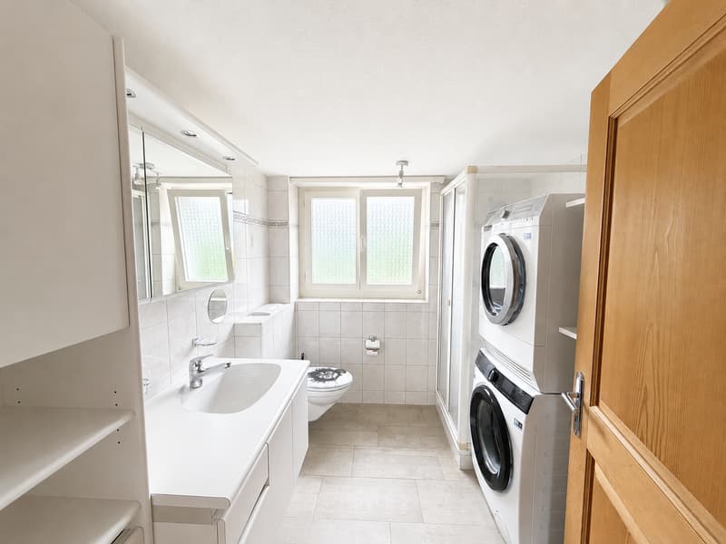 Familienfreundliche 6.5-Zimmer-Haushälfte (4)