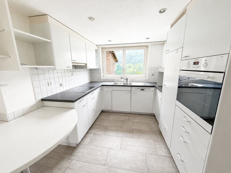 Familienfreundliche 6.5-Zimmer-Haushälfte (1)