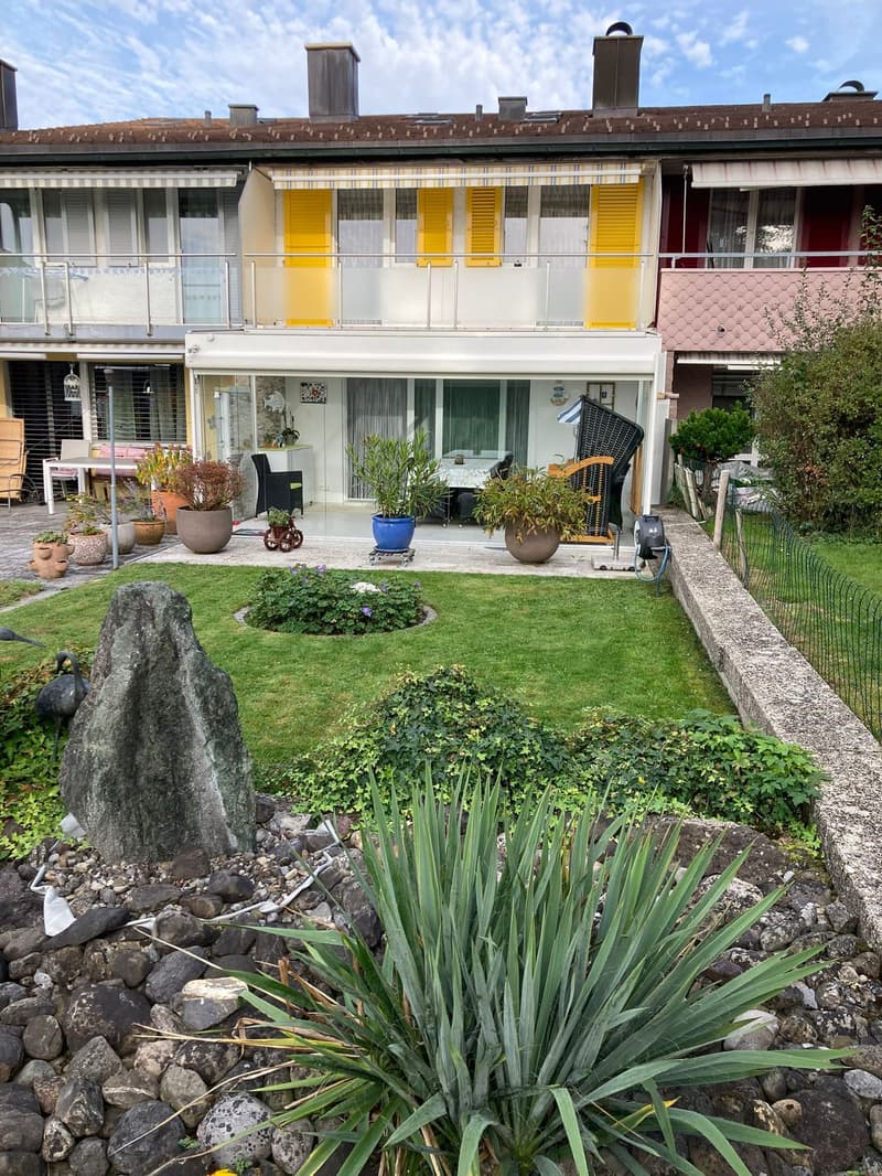 Charmantes 5.5-Zimmer-Reihenhaus in ruhiger Lage von Gossau (2)