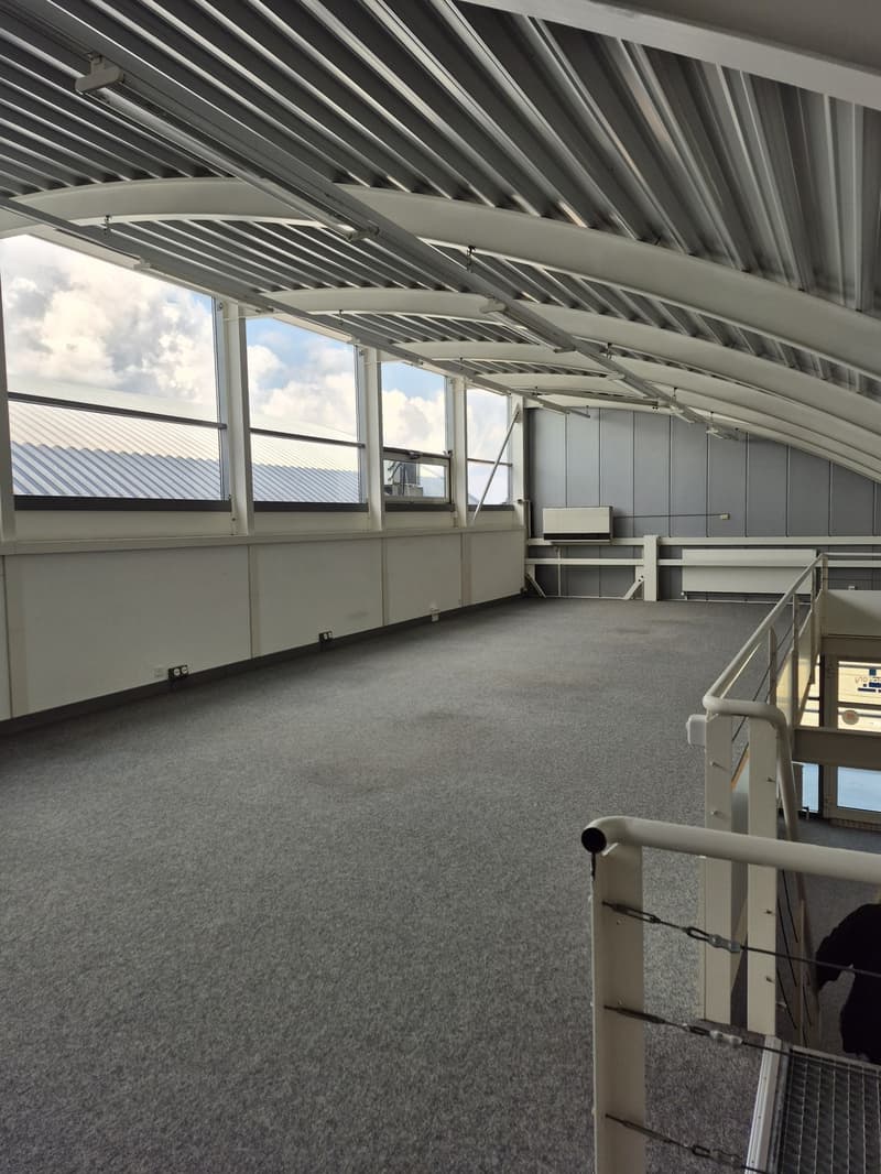 Surface de bureaux attractive & climatisée dans la zone industrielle André-Piller (6)