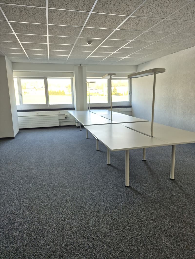 Bureaux lumineux et modulables/divisibles dans un emplacement central proximité de lautoroute (11)