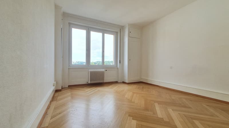 Studio au 5ème étage (2)