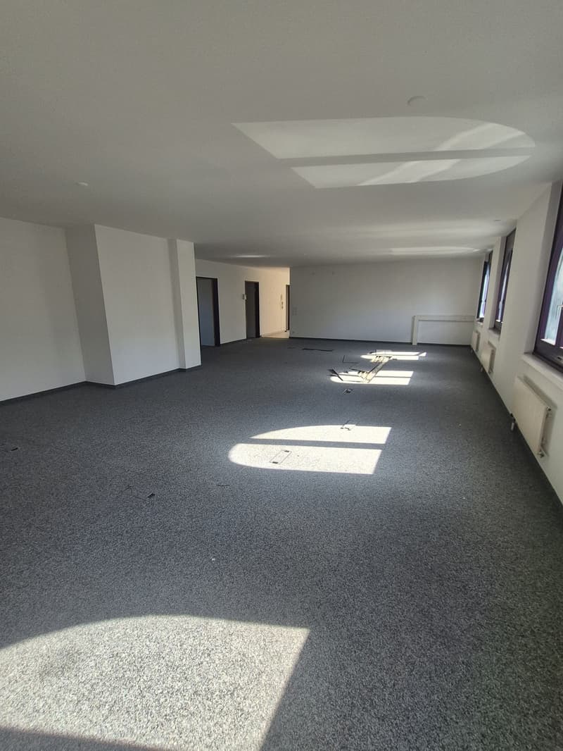 Surface de bureaux attractive et flexible, idéalement située à Granges-Paccot (3)