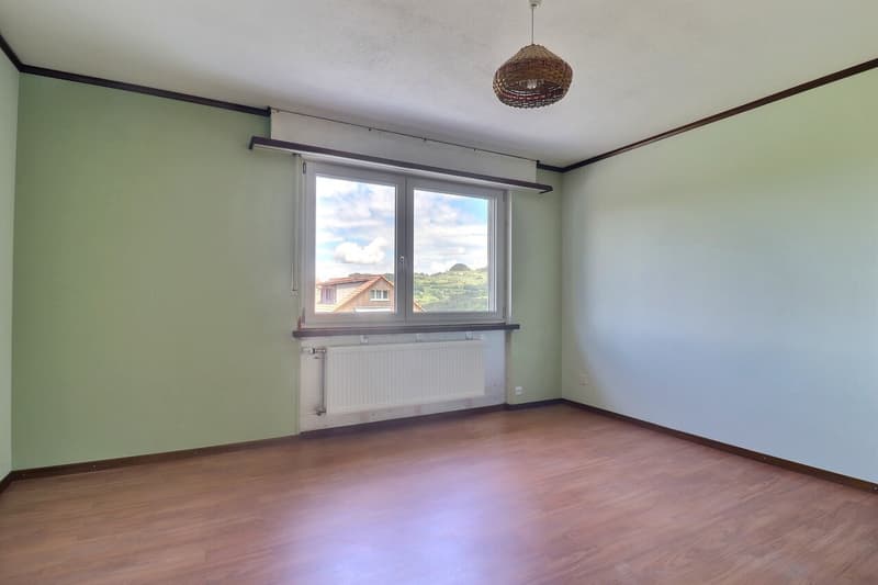Charmante 4.5-Zimmer-Wohnung mit Balkon und Garage (8)