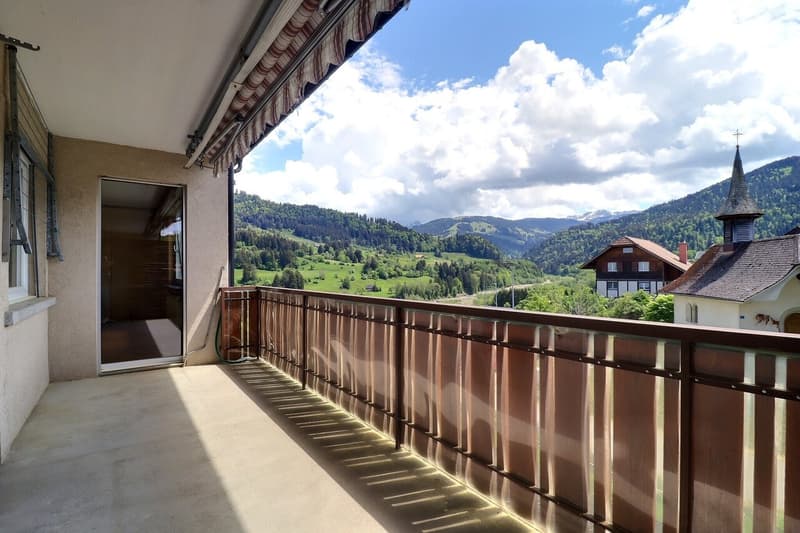 Charmante 4.5-Zimmer-Wohnung mit Balkon und Garage (1)