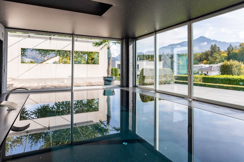 Piscine intérieure