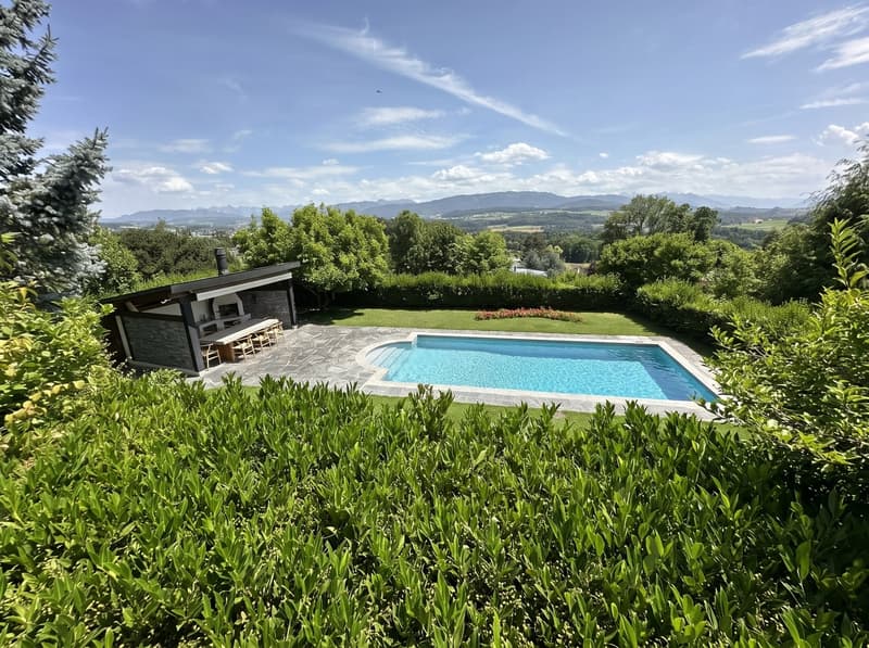 Propriété de 2 appartements de 4.5 pièces avec grand jardin et piscine (4)