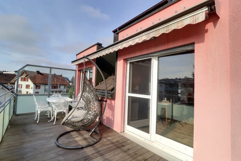 Duplex exclusif de 5.5 pièces en attique avec belle terrasse (2)