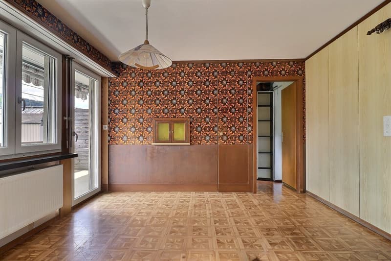 Charmante 4,5-Zimmer-Stockwerkeigentumswohnung mit Balkon und Garage (5)
